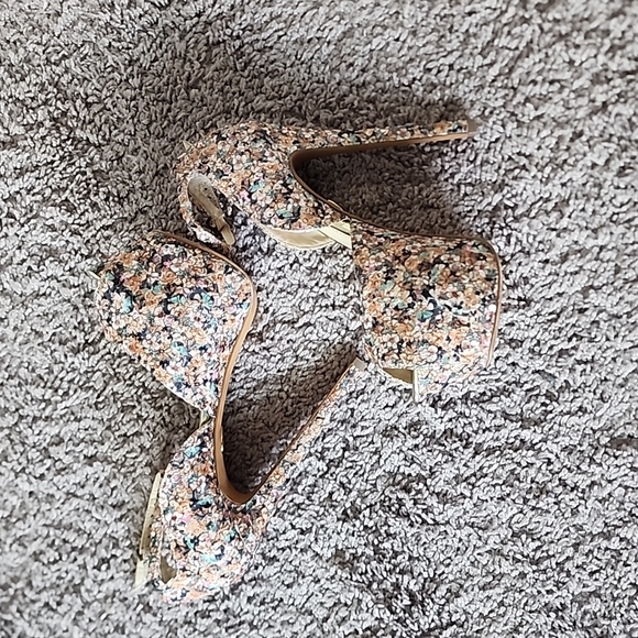 Betsey Johnson Bandit tapestry floral print platform shoes-6 - Picture 5 of 13